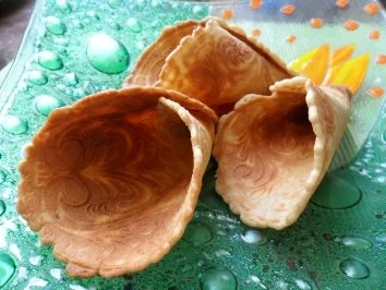 Knusprige Waffelhörnchen oder Waffelschalen - Rezept