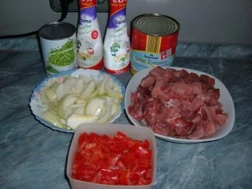 Fleisch : Gulasch mit viel Soße....))))))) - Rezept - Bild Nr. 2