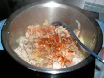 Fleisch : Gulasch mit viel Soße....))))))) - Rezept - Bild Nr. 3