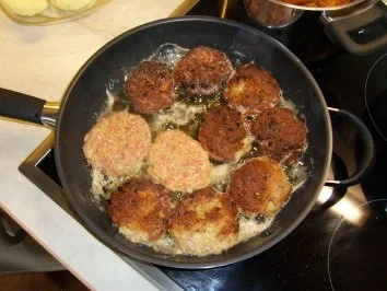 Rezept: Räuber-Pilz-Topf mit Buletten Bild Nr. 7 Räuber-Pilz-Topf mit Buletten - Rezept - Bild Nr. 7