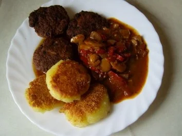 Rezept: Räuber-Pilz-Topf mit Buletten Bild Nr. 9 Räuber-Pilz-Topf mit Buletten - Rezept - Bild Nr. 9