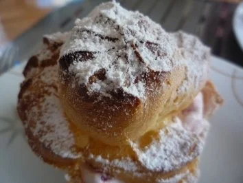 Rezept: Sturmsäcke mit Himbeercrem Sturmsäcke mit Himbeercrem - Rezept