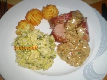 Rezept: Schweinefilet im Baconmantel mit Steinpilzen Schweinefilet im Baconmantel mit Steinpilzen - Rezept
