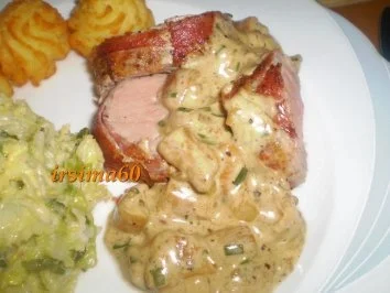 Rezept: Schweinefilet im Baconmantel mit Steinpilzen Bild Nr. 2 Schweinefilet im Baconmantel mit Steinpilzen - Rezept - Bild Nr. 2