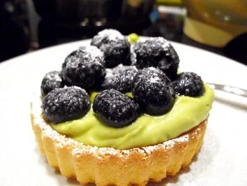 Rezept: Desserts: Heidel-Bären auf Avocadoparkett Desserts: Heidel-Bären auf Avocadoparkett - Rezept