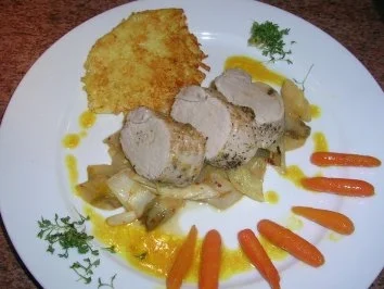 Schweinefilet in Zitronenzesten mit Baby-Möhrchen und Chicorée sowie Parmagiano-Rösti - Rezept - Bild Nr. 12