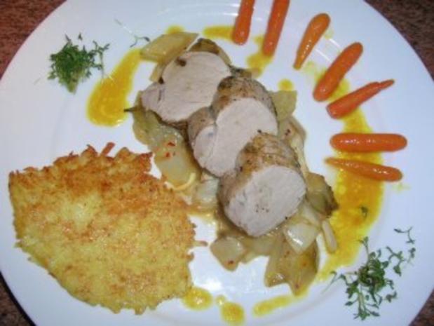 Schweinefilet in Zitronenzesten mit Baby-Möhrchen und Chicorée sowie ...