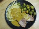 Schweinebraten mit Rosenkohl und "Omas selbstgemachten Nudeln" - Rezept