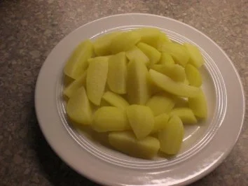 Hähnchenschenkel mit Speckbohnen und Kartoffelrösti - Rezept - Bild Nr. 3