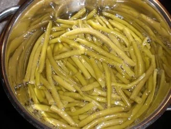 Hähnchenschenkel mit Speckbohnen und Kartoffelrösti - Rezept - Bild Nr. 4