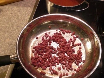 Hähnchenschenkel mit Speckbohnen und Kartoffelrösti - Rezept - Bild Nr. 7