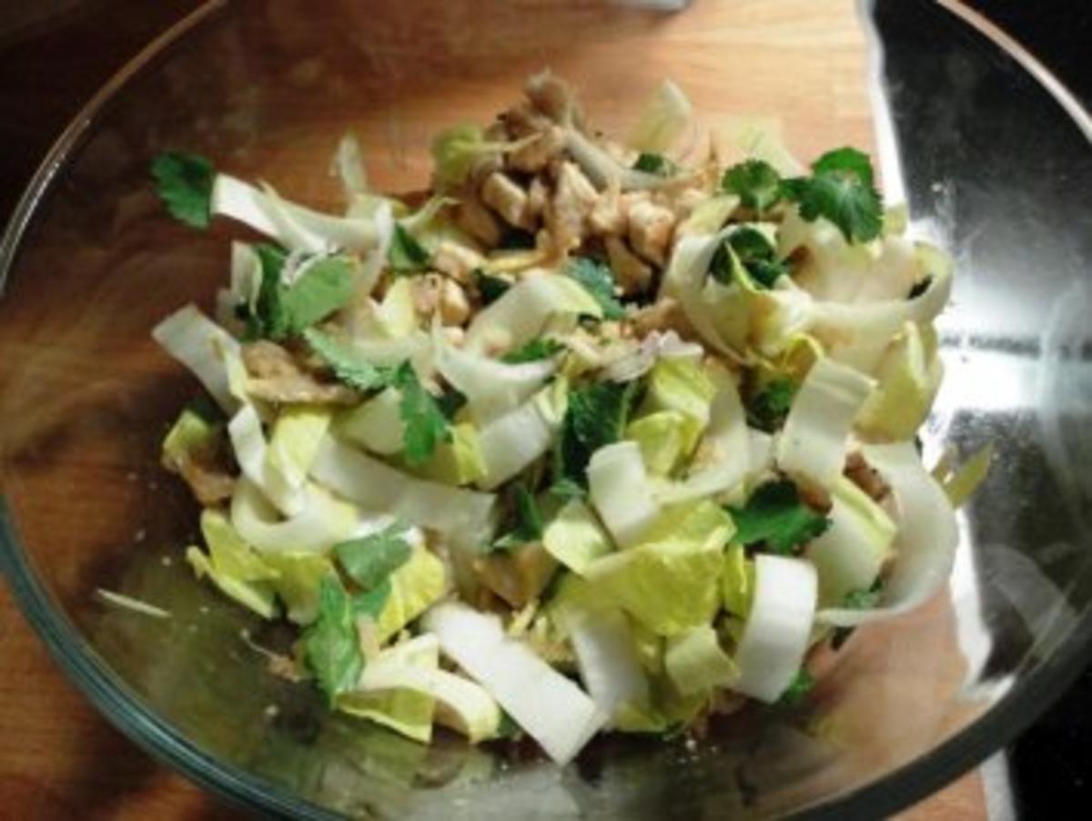 Thailändischer Salat mit Hühnerbrust - Rezept