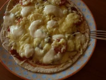 Rezept: Tortilla Pizza vegetarisch Bild Nr. 5 Tortilla Pizza vegetarisch - Rezept - Bild Nr. 5