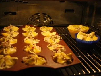 Mini-Tarteletts mit roten Zwiebeln und Schafskäse - Rezept - Bild Nr. 4