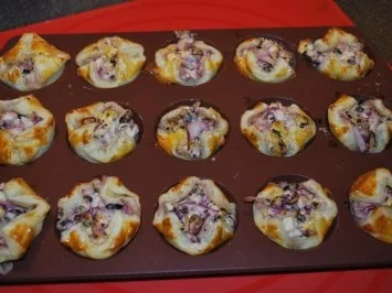 Mini-Tarteletts mit roten Zwiebeln und Schafskäse - Rezept - Bild Nr. 5