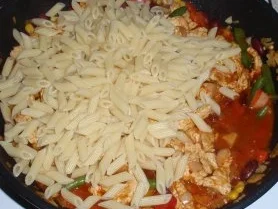 Rezept: Mexikanische Nudel-Fleisch-Pfanne Bild Nr. 7 Mexikanische Nudel-Fleisch-Pfanne - Rezept - Bild Nr. 7