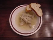 Fränkische Bratwürste im Zwiebelsud  "Blaue Zipfel" - Rezept