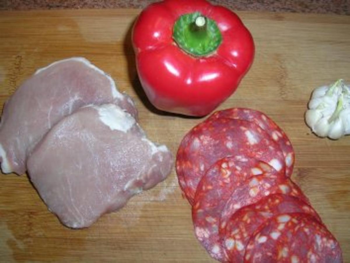 Schweinestaeks mit blauen Kartoffel-Trüffel-Püree und Chorizo-Paprika-Sauce - Rezept - Bild Nr. 4