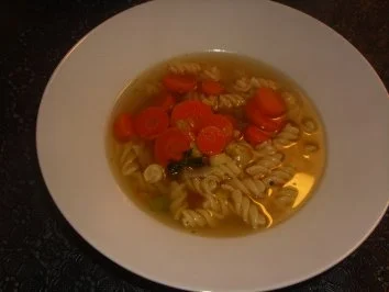 Rezept: Eintöpfe: Hühnerbrühe wahlweise mit Reis oder Nudeln Bild Nr. 2 Eintöpfe: Hühnerbrühe wahlweise mit Reis oder Nudeln - Rezept - Bild Nr. 2