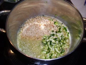 Rezept: Beilage: Cashew-Zucchini-Reis Bild Nr. 3 Beilage: Cashew-Zucchini-Reis - Rezept - Bild Nr. 3