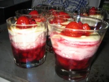 Rezept: Gratinierte Creme mit Beeren Gratinierte Creme mit Beeren - Rezept