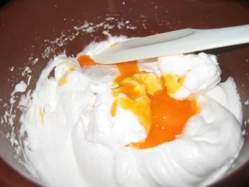 Rezept: Backwaren: Kirsch - Schokorolle Bild Nr. 15 Backwaren: Kirsch - Schokorolle - Rezept - Bild Nr. 15