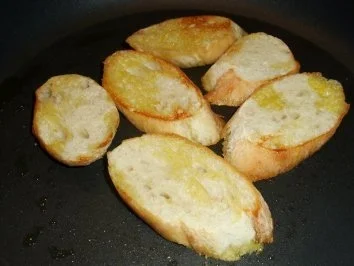 Dips und Saucen: Oliventapenade auf Crostini - Rezept - Bild Nr. 4