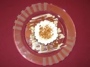 Amaretto-Törtchen mit Walnusskrokant auf karamellisiertem Vanillebett - Rezept