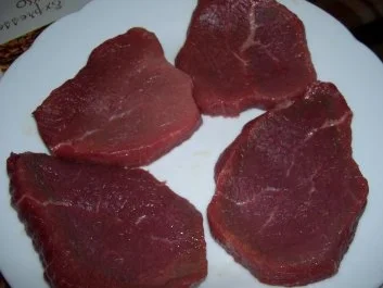 Rezept: Rindersteak an Käsesoße Bild Nr. 2 Rindersteak an Käsesoße - Rezept - Bild Nr. 2