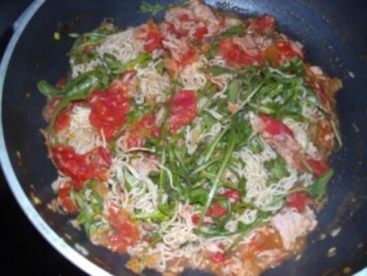 Spaghette mit Tomaten-Thunfisch Soße - Rezept