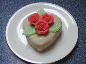 Herzkuchen mit Rosen - Rezept