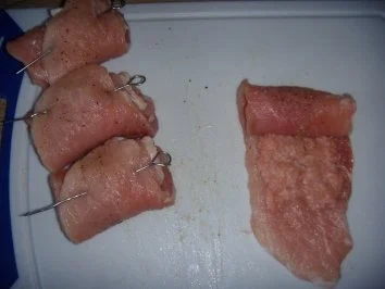 Schweineröllchen mit gedünsteten Zwiebel in Sahnesoße - Rezept - Bild Nr. 3