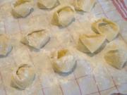 Hausgemachte Tortelloni mit Pilz-Hähnchenfüllung - Rezept