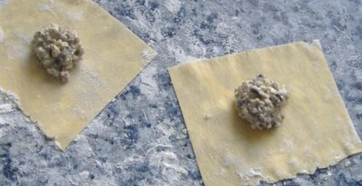 Hausgemachte Tortelloni mit Pilz-Hähnchenfüllung - Rezept - Bild Nr. 3