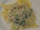 Ravioli mit Käse-Mandelfüllung und Spinat-Schinken-Sauce - Rezept