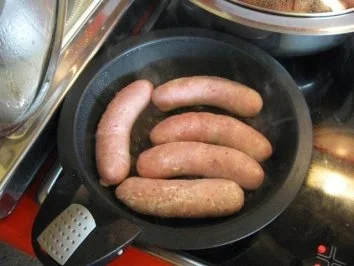Bratwurst mit Zwiebel - Schinkensoße - Rezept - Bild Nr. 7