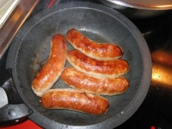 Bratwurst mit Zwiebel - Schinkensoße - Rezept - Bild Nr. 8