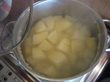 Bratwurst mit Zwiebel - Schinkensoße - Rezept - Bild Nr. 9