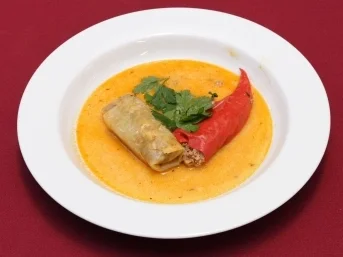 Rezept: Paprika und Kohlblätter gefüllt (Lucy von "No Angels") Paprika und Kohlblätter gefüllt (Lucy von "No Angels") - Rezept