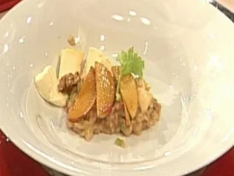 Apfelrisotto mit Walnüssen und französischem Rohmilchkäse - Rezept
