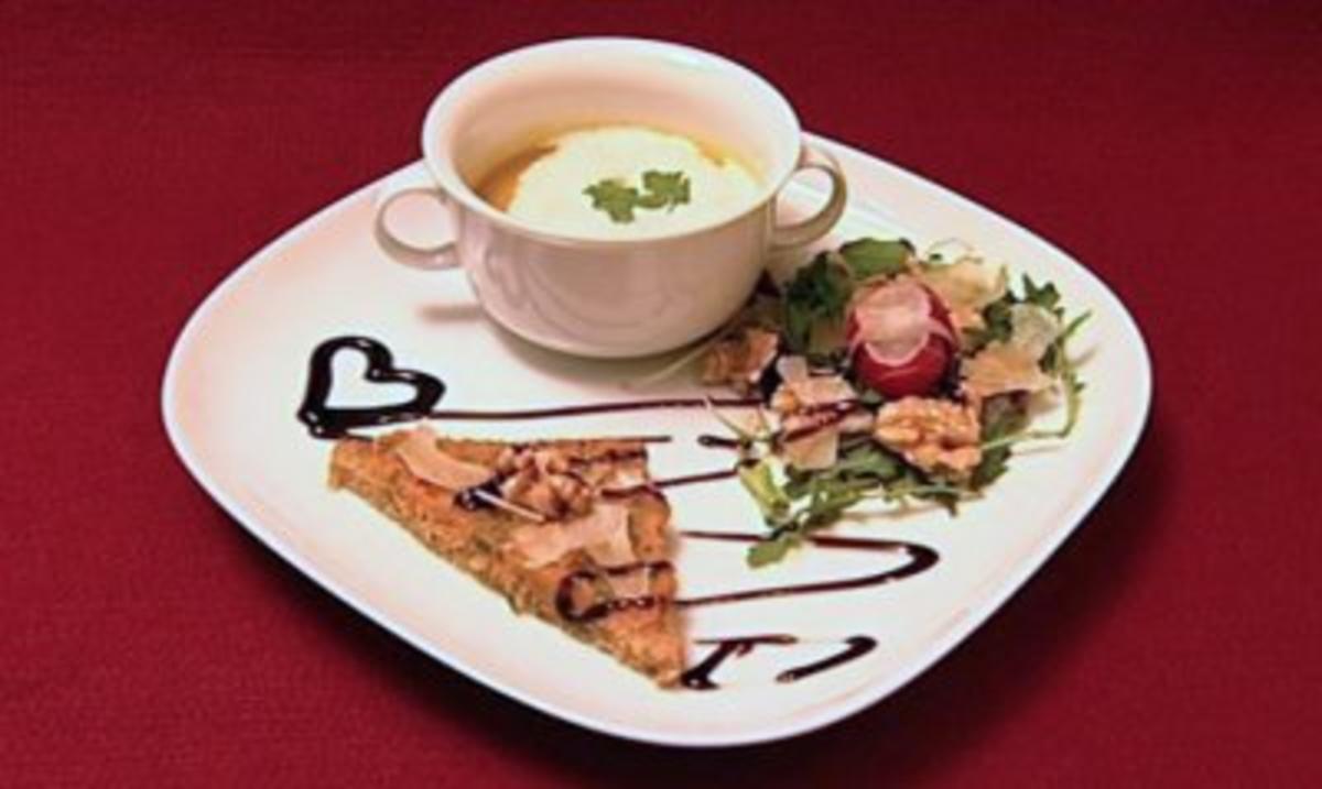 Bilder für Karotten-Ingwer-Vollkorntoast mit Kürbissuppe (Nadine & Michelle) - Rezept