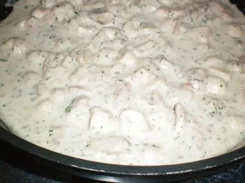 Rezept: Bandnudeln mit Lachs- Champinons- Soße Bild Nr. 3 Bandnudeln mit Lachs- Champinons- Soße - Rezept - Bild Nr. 3