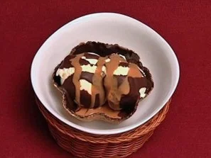 Eiswaffeln mit Sahne und Sirup (Pino Severino) - Rezept