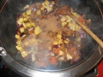 Rezept: Borschtsch mit Meerrettichsahne Bild Nr. 6 Borschtsch mit Meerrettichsahne - Rezept - Bild Nr. 6