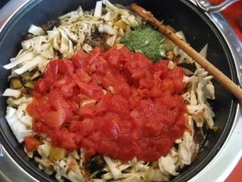 Rezept: Borschtsch mit Meerrettichsahne Bild Nr. 9 Borschtsch mit Meerrettichsahne - Rezept - Bild Nr. 9