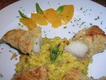 Rezept: Seeteufelfilet unter der Macadamiakruste mit Orangen-Safran-Perlgraupenrisotto Seeteufelfilet unter der Macadamiakruste mit Orangen-Safran-Perlgraupenrisotto - Rezept