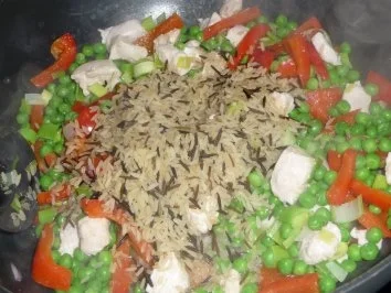 Rezept: Hühnchen - Gemüsepfanne kunterbunt Bild Nr. 4 Hühnchen - Gemüsepfanne kunterbunt - Rezept - Bild Nr. 4