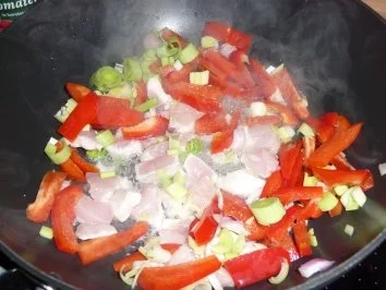 Rezept: Hühnchen - Gemüsepfanne kunterbunt Bild Nr. 6 Hühnchen - Gemüsepfanne kunterbunt - Rezept - Bild Nr. 6