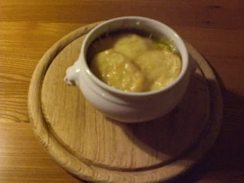 Zwiebelsuppe a la Paul Bocuse - Rezept