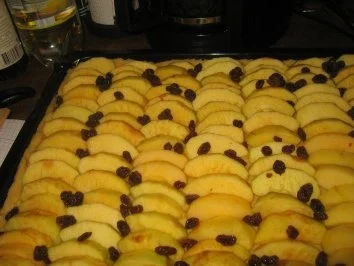 Rezept: Backwaren: Apfel - Mandelstreuselkuchen Bild Nr. 4 Backwaren: Apfel - Mandelstreuselkuchen - Rezept - Bild Nr. 4